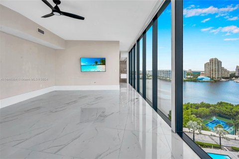 Condo in Aventura, Florida, 4 bedrooms  № 1332624 - photo 12