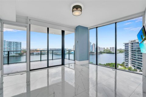 Condo in Aventura, Florida, 4 bedrooms  № 1332624 - photo 30