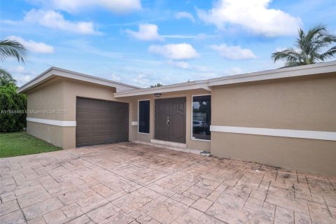 Casa en venta en Sunrise, Florida, 3 dormitorios, 143.26 m2 № 1332700 - foto 3