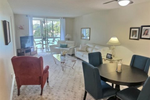 Condo in Sunrise, Florida, 2 bedrooms  № 1178261 - photo 9