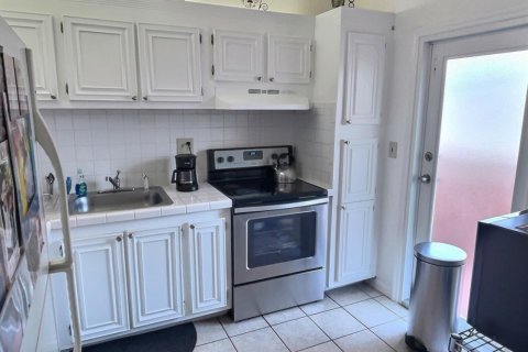 Condo in Sunrise, Florida, 2 bedrooms  № 1178261 - photo 17