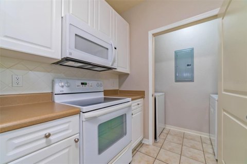 Condo in Tampa, Florida, 2 bedrooms  № 1424243 - photo 17