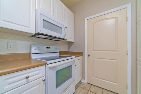 Condo in Tampa, Florida, 2 bedrooms  № 1424243 - photo 13