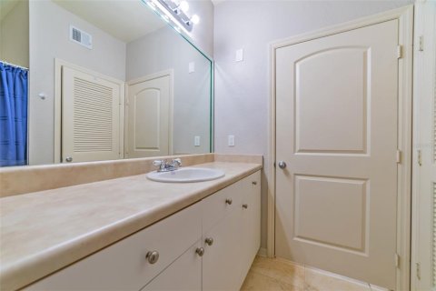 Condo in Tampa, Florida, 2 bedrooms  № 1424243 - photo 21