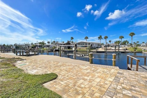 Land in Fort Myers Beach, Florida № 1349060 - photo 6