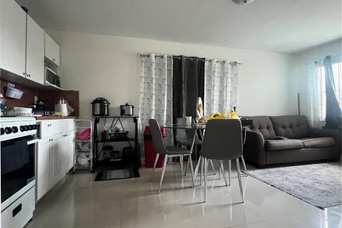 Casa en alquiler en Hialeah, Florida, 1 dormitorio, 46.45 m2 № 1384448 - foto 5