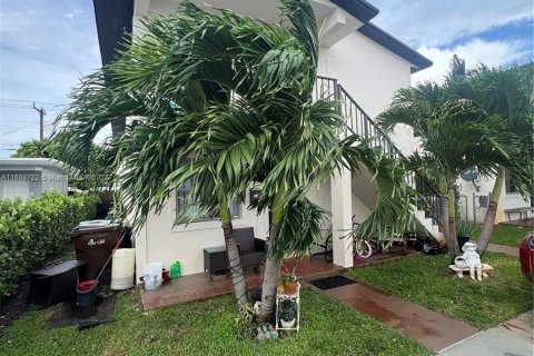 Casa en alquiler en Hialeah, Florida, 1 dormitorio, 46.45 m2 № 1384448 - foto 1