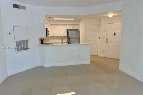 Condo in Fort Lauderdale, Florida, 1 bedroom  № 1384449 - photo 1