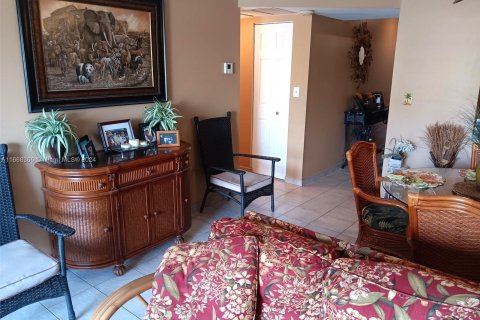 Condo in North Miami Beach, Florida, 1 bedroom  № 1384408 - photo 7