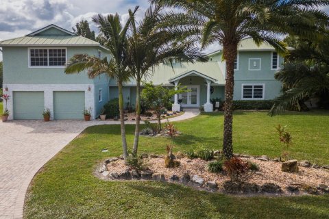 Villa ou maison à vendre à Palm City, Floride: 4 chambres, 399.48 m2 № 968420 - photo 20