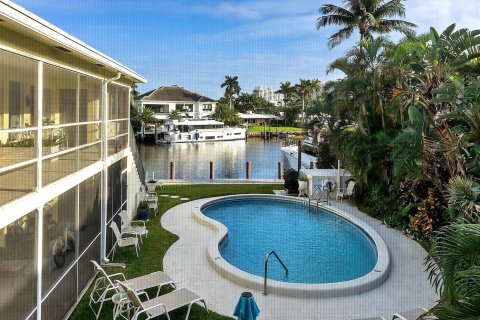 Condo in Fort Lauderdale, Florida, 2 bedrooms  № 968392 - photo 17