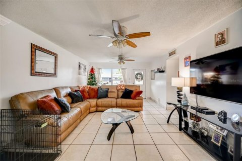 House in Fort Lauderdale, Florida 4 bedrooms, 204.57 sq.m. № 890873 - photo 6