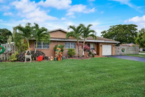 House in Fort Lauderdale, Florida 4 bedrooms, 204.57 sq.m. № 890873 - photo 1