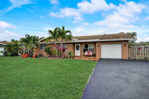 House in Fort Lauderdale, Florida 4 bedrooms, 204.57 sq.m. № 890873 - photo 2