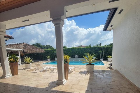 Villa ou maison à vendre à Miami, Floride: 5 chambres, 321.91 m2 № 1333271 - photo 12