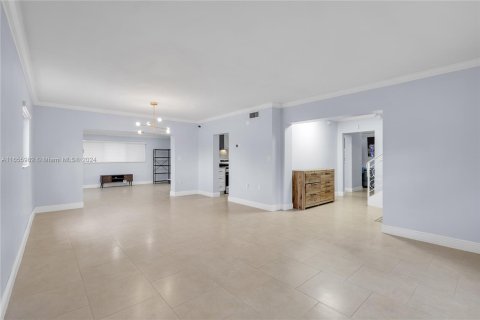 Villa ou maison à louer à Miami, Floride: 4 chambres, 300.07 m2 № 1356663 - photo 14