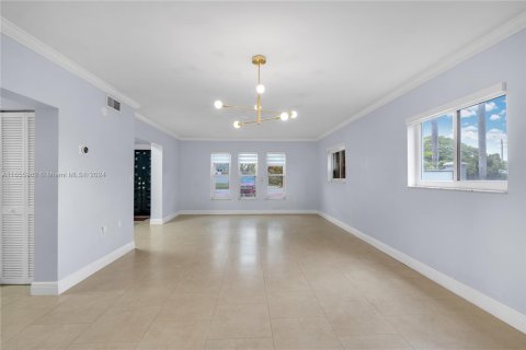 Villa ou maison à louer à Miami, Floride: 4 chambres, 300.07 m2 № 1356663 - photo 15