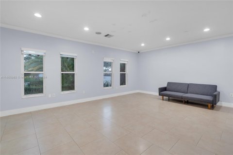 Villa ou maison à louer à Miami, Floride: 4 chambres, 300.07 m2 № 1356663 - photo 25