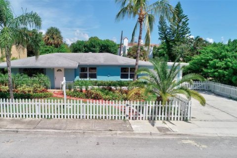 Villa ou maison à vendre à Lake Worth, Floride: 3 chambres, 165.37 m2 № 1356695 - photo 2