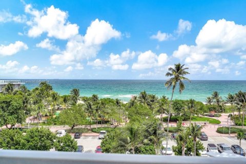 Copropriété à vendre à Miami Beach, Floride: 1 chambre, 93.46 m2 № 1356662 - photo 1