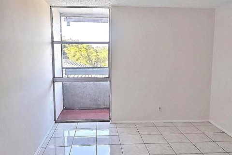 Condominio en venta en Lauderhill, Florida, 1 dormitorio, 74.32 m2 № 1230305 - foto 18