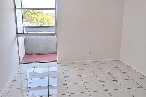 Condominio en venta en Lauderhill, Florida, 1 dormitorio, 74.32 m2 № 1230305 - foto 10