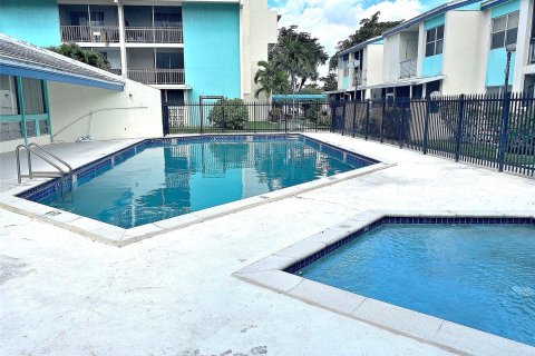 Condominio en venta en Lauderhill, Florida, 1 dormitorio, 74.32 m2 № 1230305 - foto 25