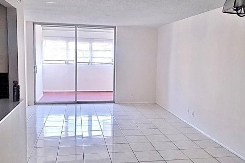 Condo in Lauderhill, Florida, 1 bedroom  № 1230305 - photo 29