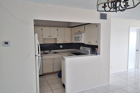 Condominio en venta en Lauderhill, Florida, 1 dormitorio, 74.32 m2 № 1230305 - foto 8