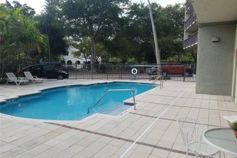 Купить коммерческую недвижимость в Майами, Флорида № 956251 - фото 10