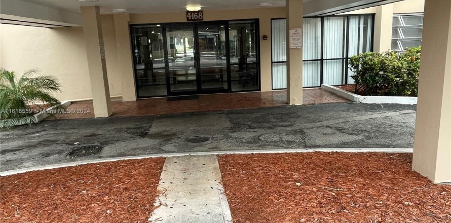 Condo à Lauderhill, Floride, 2 chambres  № 1240021