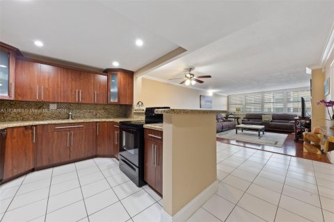 Copropriété à vendre à Hollywood, Floride: 1 chambre, 80.82 m2 № 1239986 - photo 9