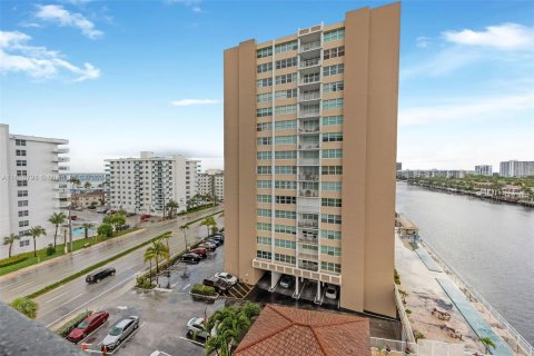 Condominio en venta en Hollywood, Florida, 1 dormitorio, 80.82 m2 № 1239986 - foto 4