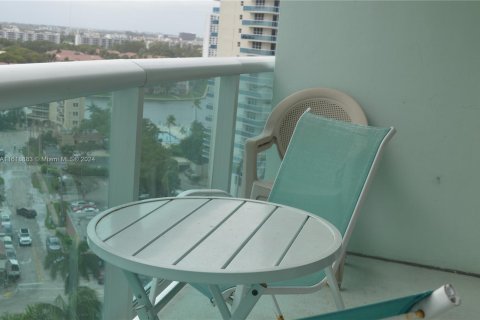 Condo in Hollywood, Florida, 1 bedroom  № 1240023 - photo 15