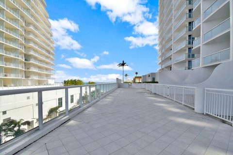 Condo in Fort Lauderdale, Florida, 1 bedroom  № 1005417 - photo 1