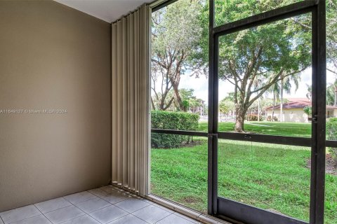 Condominio en venta en Pembroke Pines, Florida, 1 dormitorio, 98.1 m2 № 1332664 - foto 16