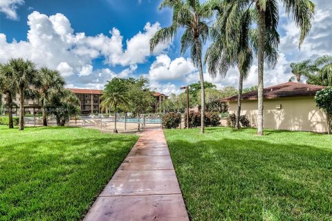 Condominio en venta en Pembroke Pines, Florida, 1 dormitorio, 98.1 m2 № 1332664 - foto 20