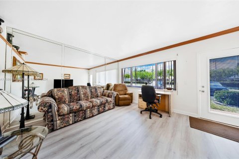 Condominio en venta en Hallandale Beach, Florida, 1 dormitorio, 58.06 m2 № 1173578 - foto 10