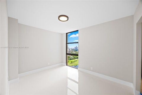 Condominio en venta en Aventura, Florida, 2 dormitorios, 107.49 m2 № 1378763 - foto 9