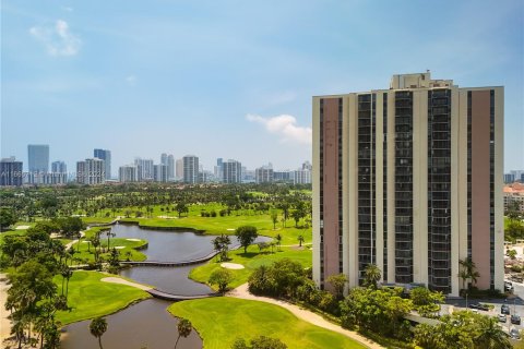 Condo in Aventura, Florida, 2 bedrooms  № 1378763 - photo 19