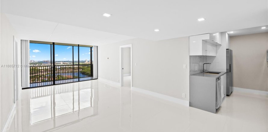 Condo in Aventura, Florida, 2 bedrooms  № 1378763