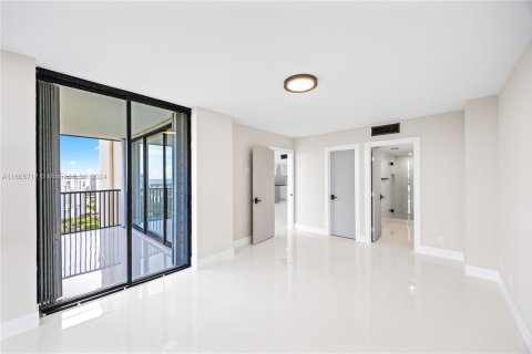 Condo in Aventura, Florida, 2 bedrooms  № 1378763 - photo 13