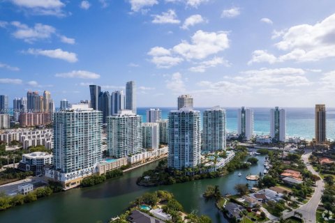 Condo in Sunny Isles Beach, Florida, 3 bedrooms  № 1325590 - photo 2