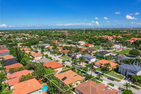 Villa ou maison à vendre à Miami, Floride: 4 chambres, 223.8 m2 № 1318842 - photo 10