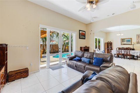 Casa en venta en Miami, Florida, 4 dormitorios, 223.8 m2 № 1318842 - foto 26