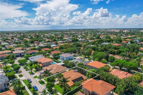 Villa ou maison à vendre à Miami, Floride: 4 chambres, 223.8 m2 № 1318842 - photo 7