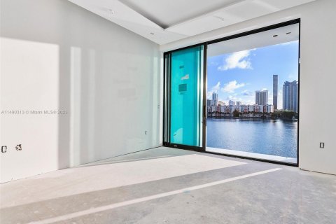 Touwnhouse à vendre à North Miami Beach, Floride: 4 chambres, 313.55 m2 № 866037 - photo 13