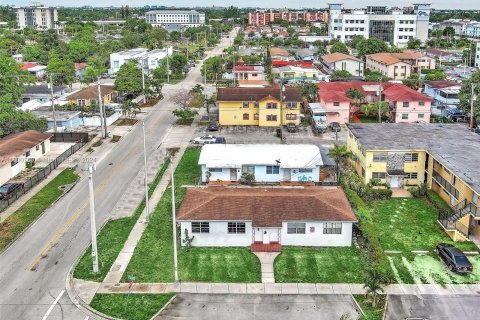 Immobilier commercial à vendre à Hialeah, Floride: 310.29 m2 № 1216928 - photo 1