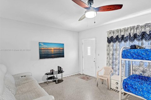 Immobilier commercial à vendre à Hialeah, Floride: 310.29 m2 № 1216928 - photo 5