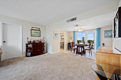 Condo in North Palm Beach, Florida, 2 bedrooms  № 1017030 - photo 28